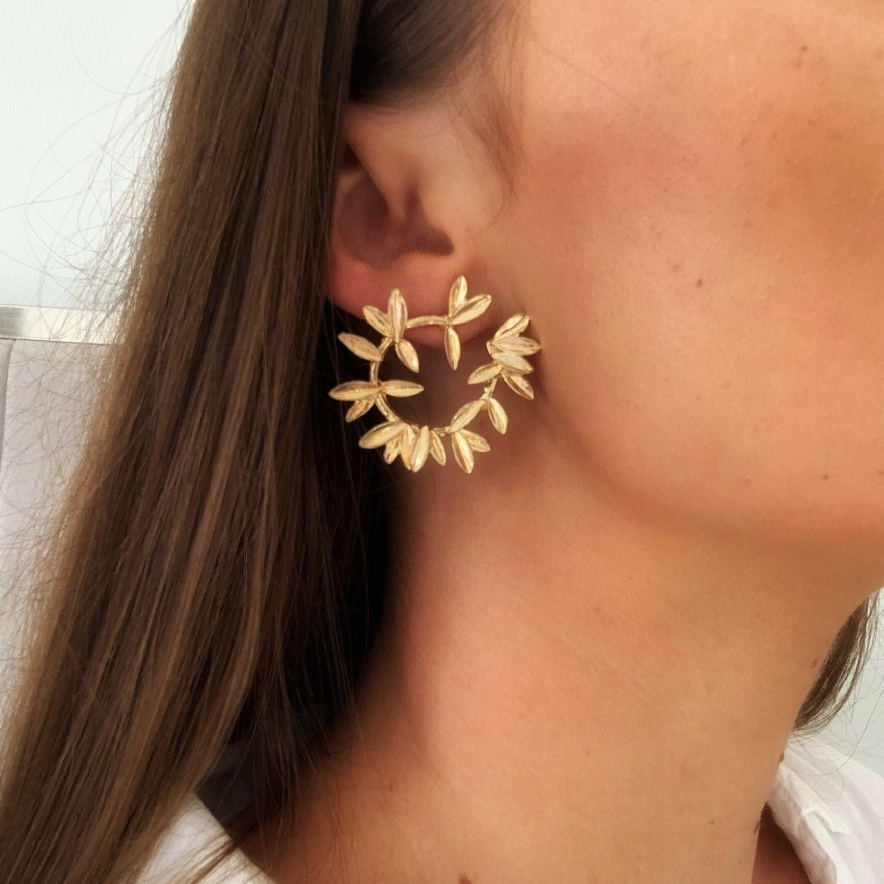 Oscar de la hot sale renta leaf earrings