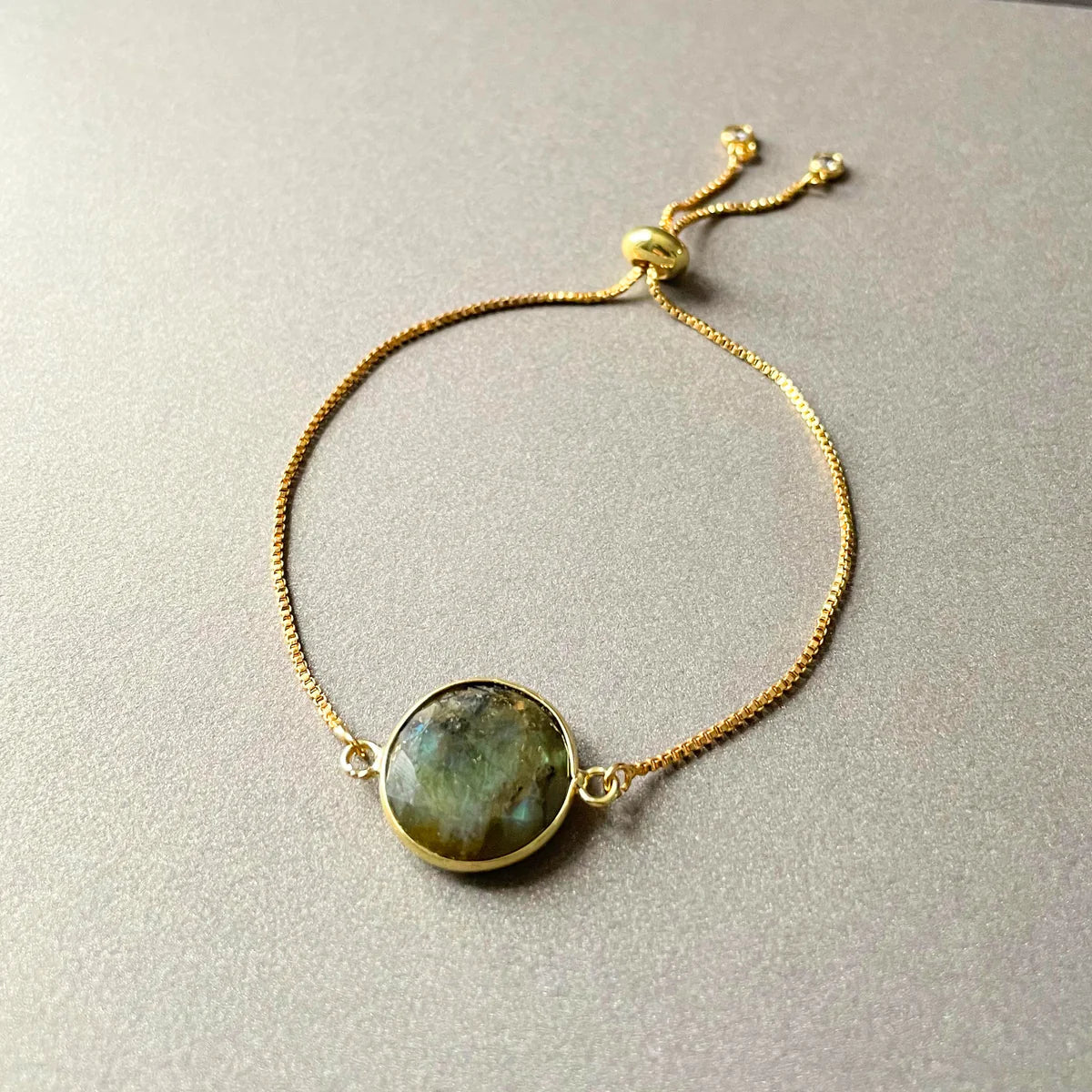 How to Style a Labradorite Bracelet for Every Occasion