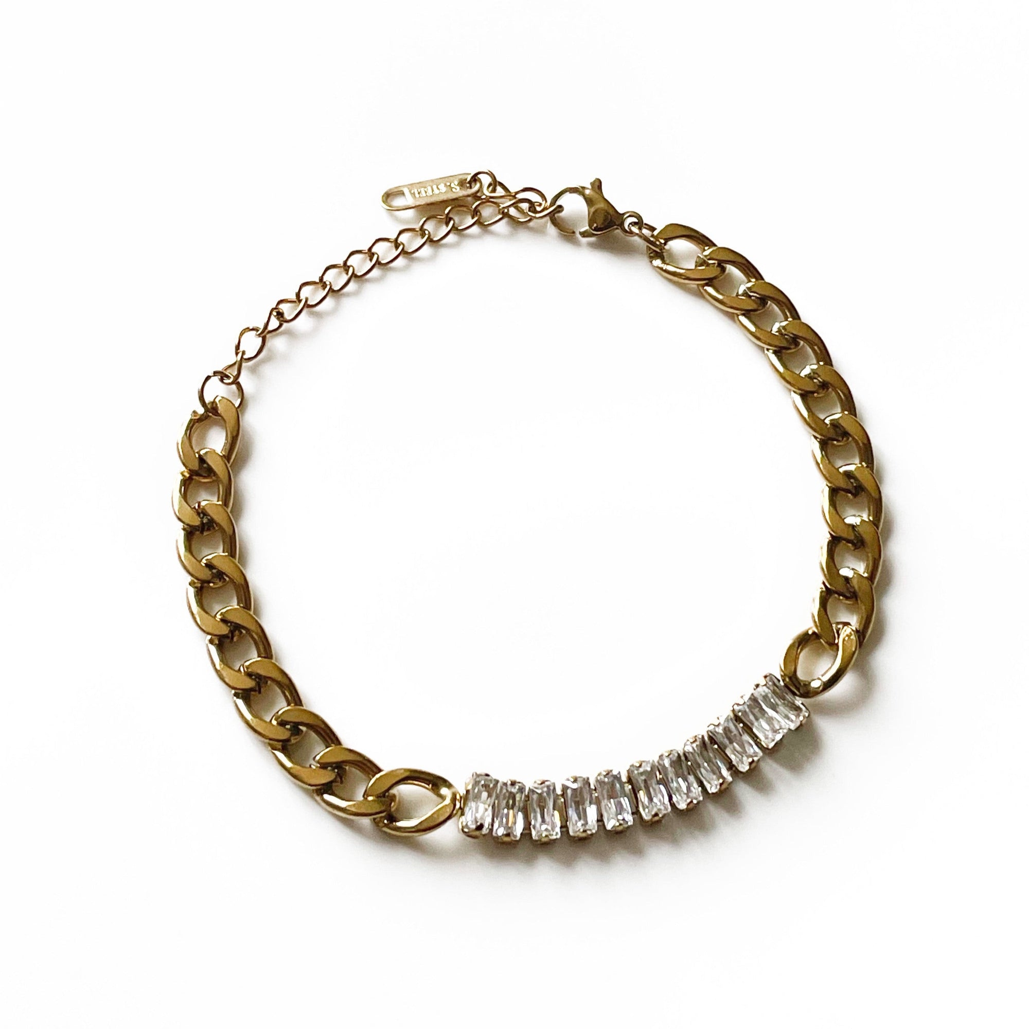 Gold Bracelets as the Perfect Gift for Every Woman in Your Life