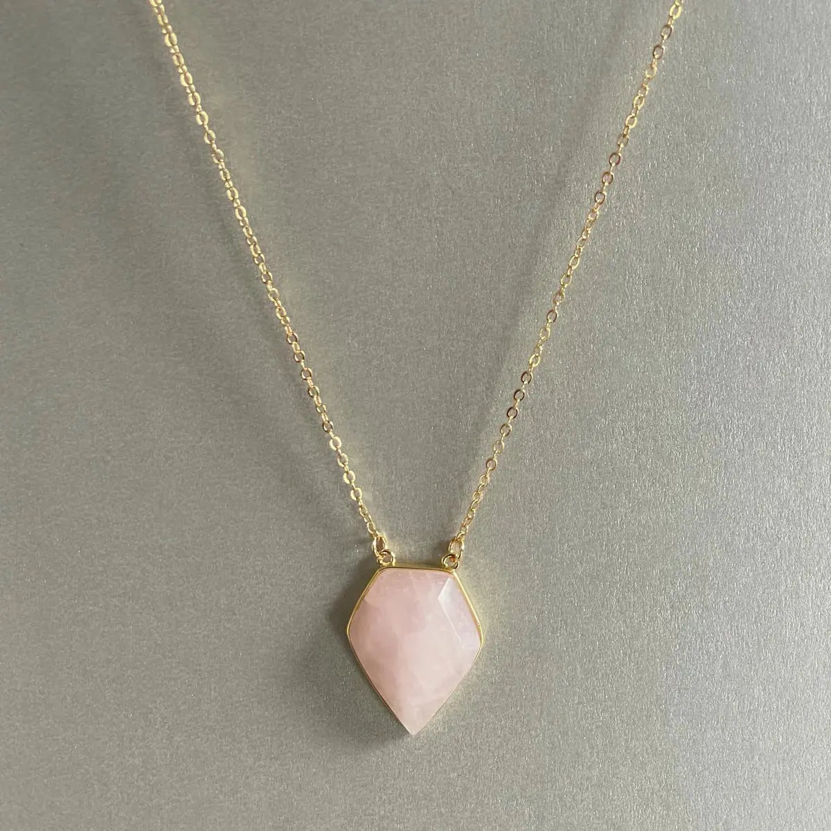 What Are the Latest Rose Quartz JewelleryTrends?