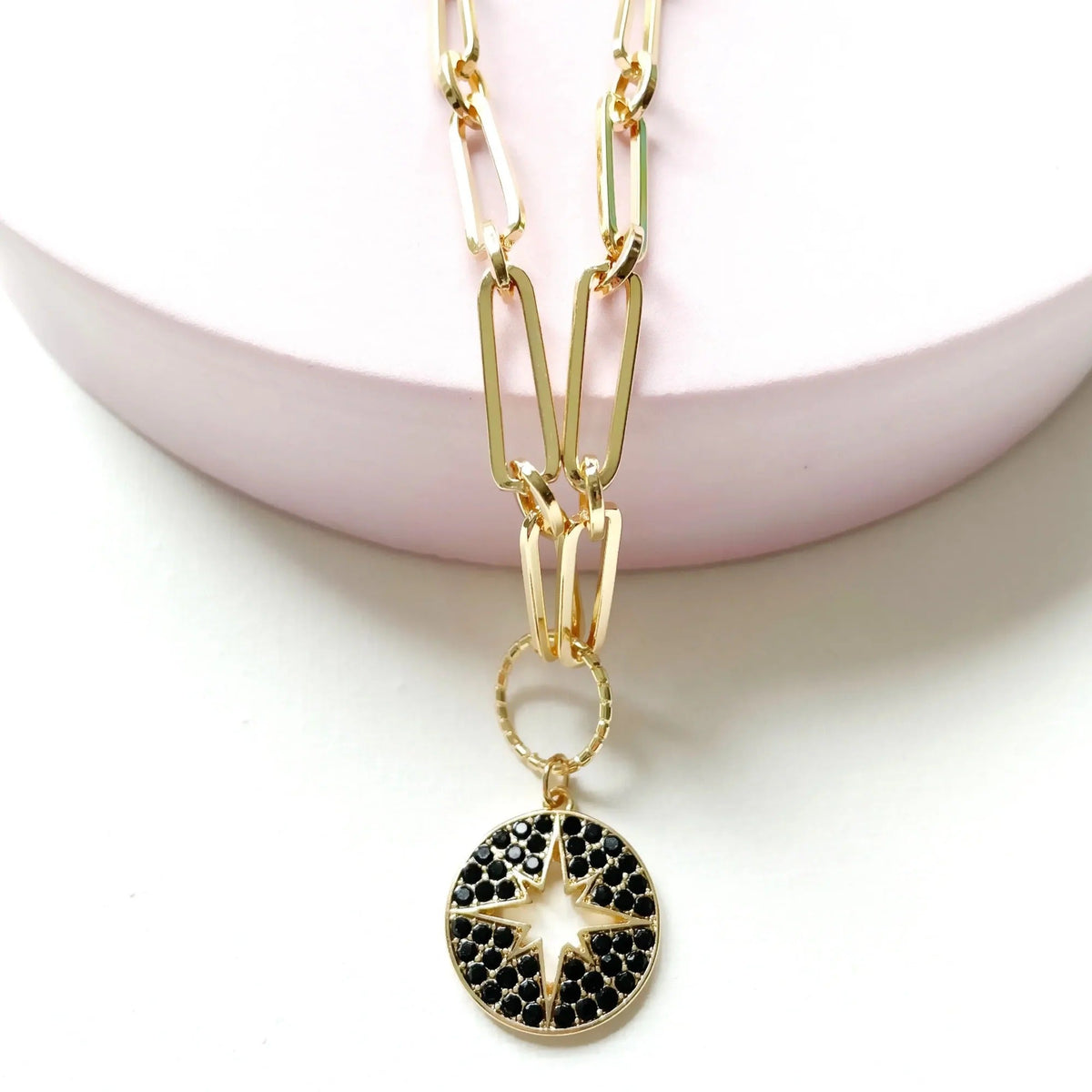 Diamante Necklaces for Brides: Choosing the Perfect Wedding Jewelry