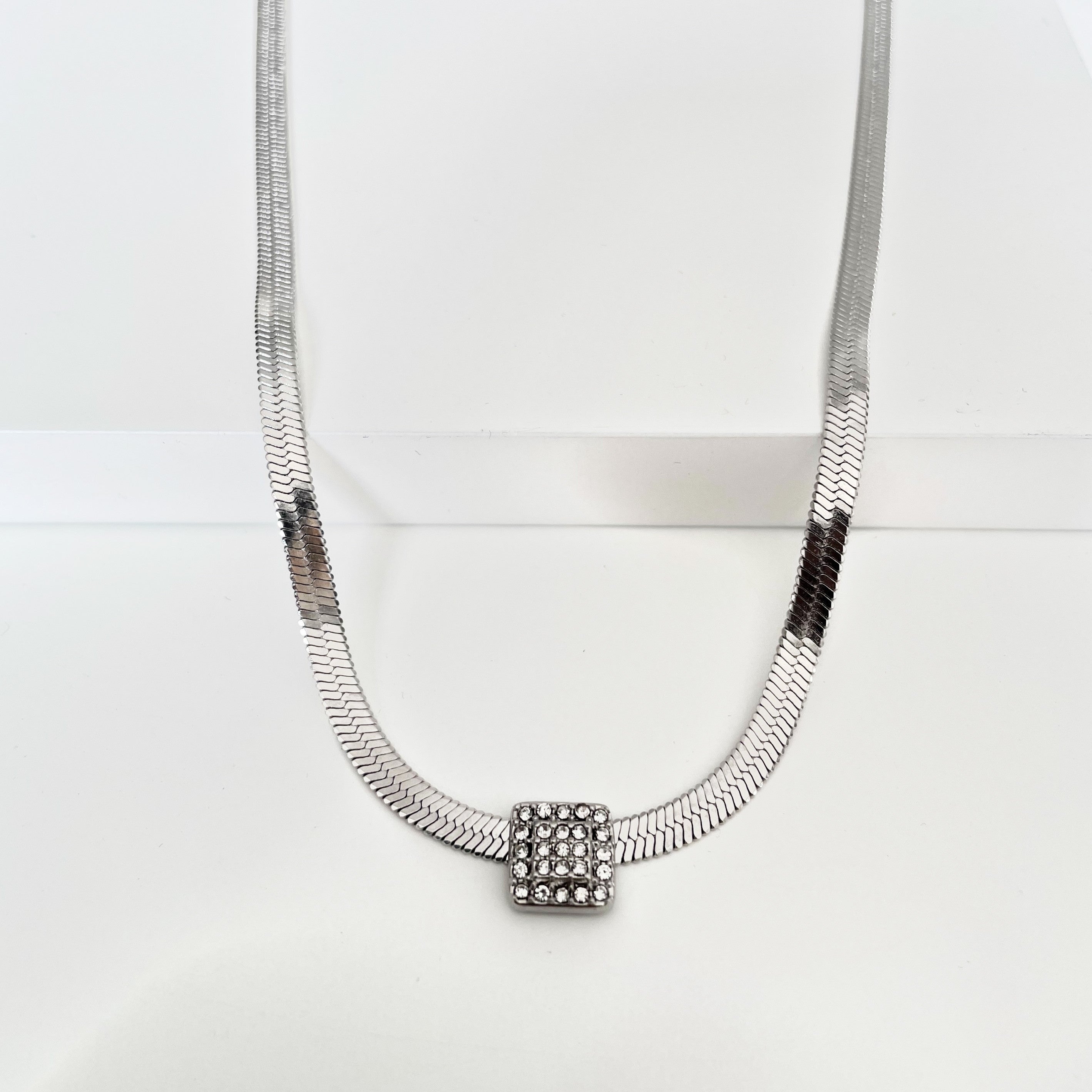 Daphne Luxe Silver Jewel Necklace