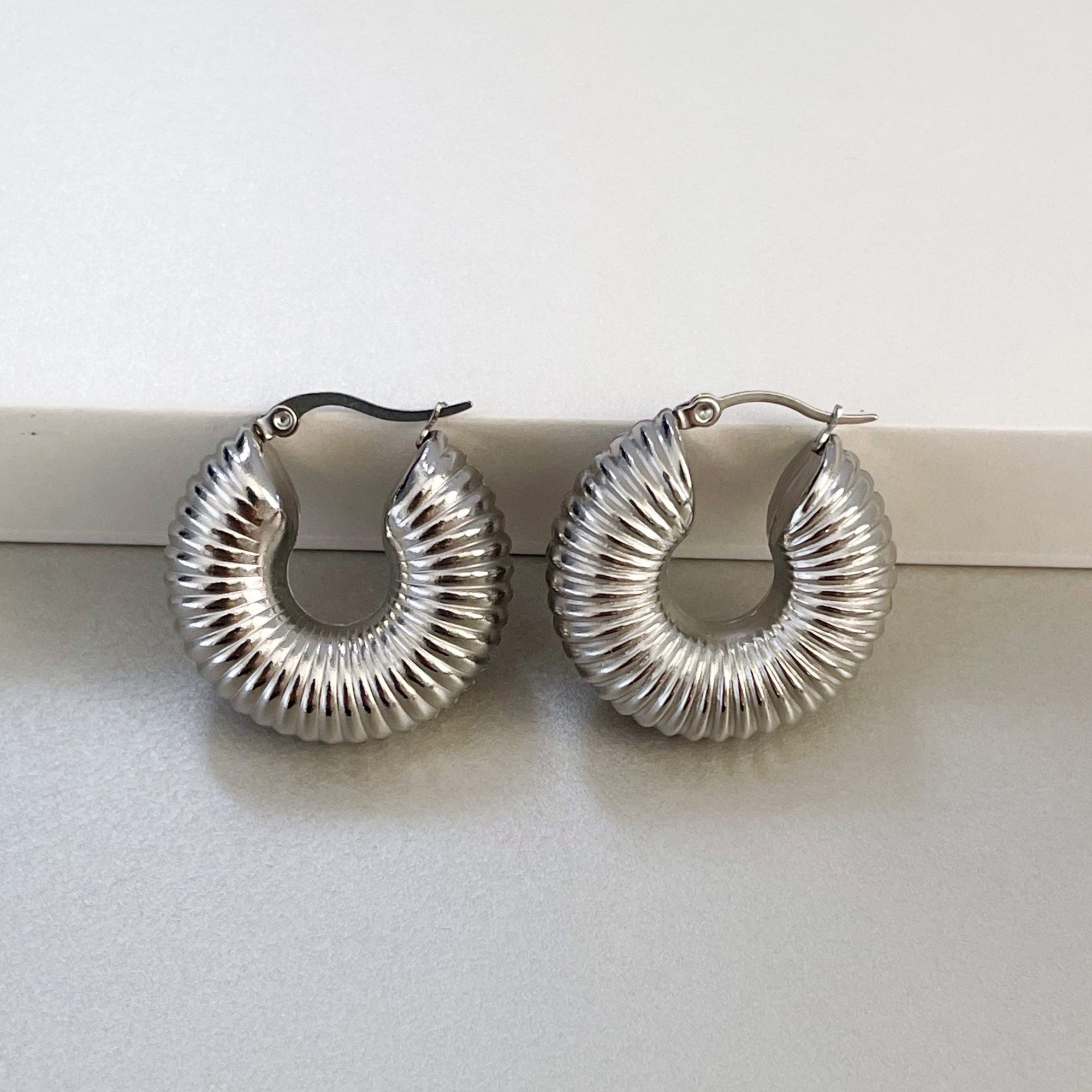 Vesper Luxe Silver Chunky Ridged Hoops