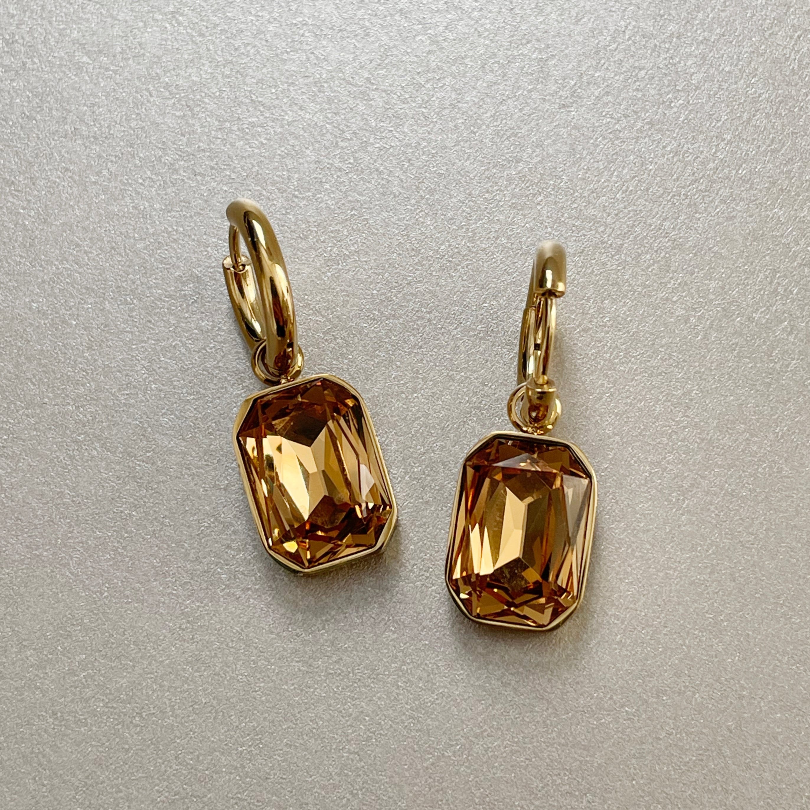 Rani Luxe 18k Gold Plated Amber Jewel Earrings