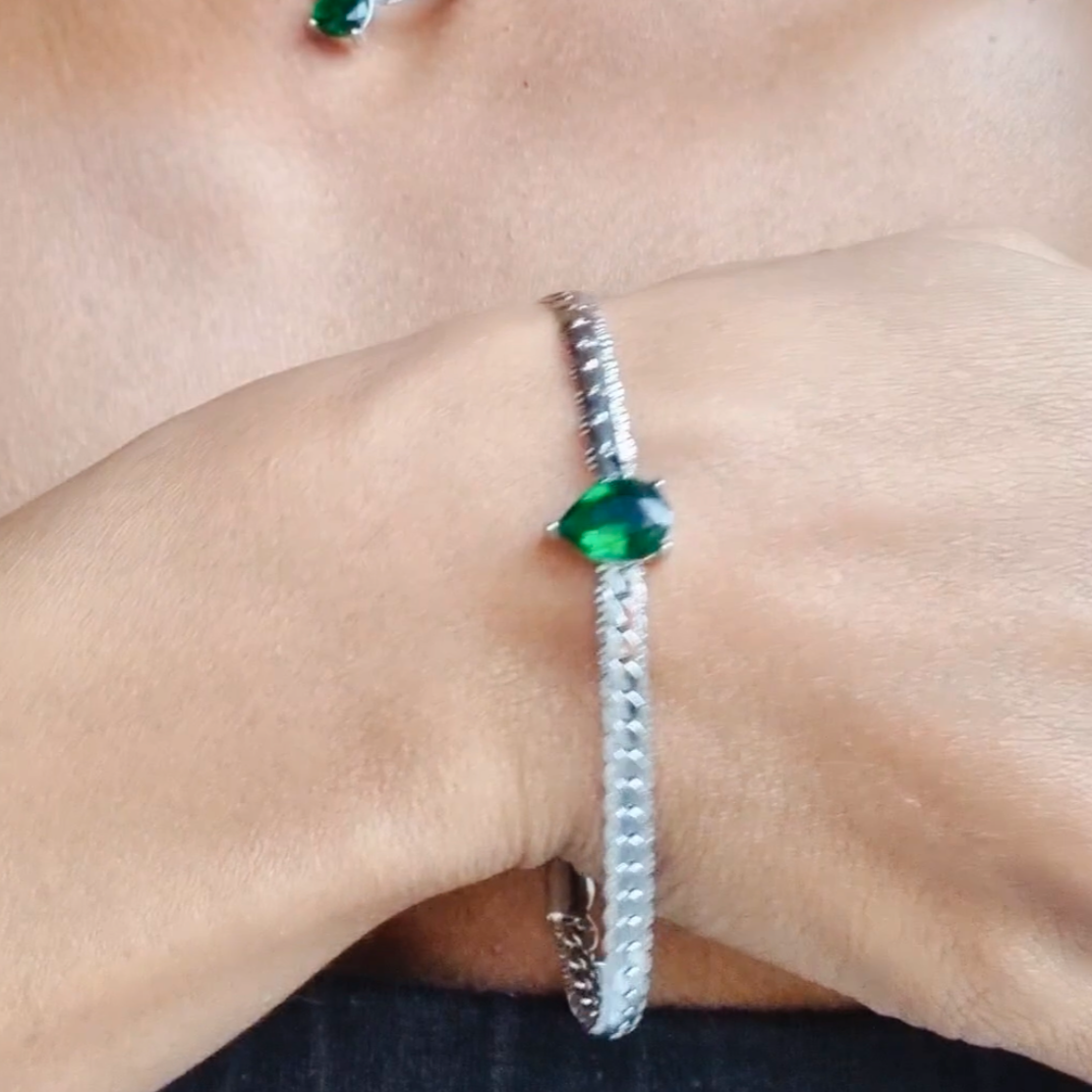 Serena Luxe Emerald Teardrop Jewel Bracelet